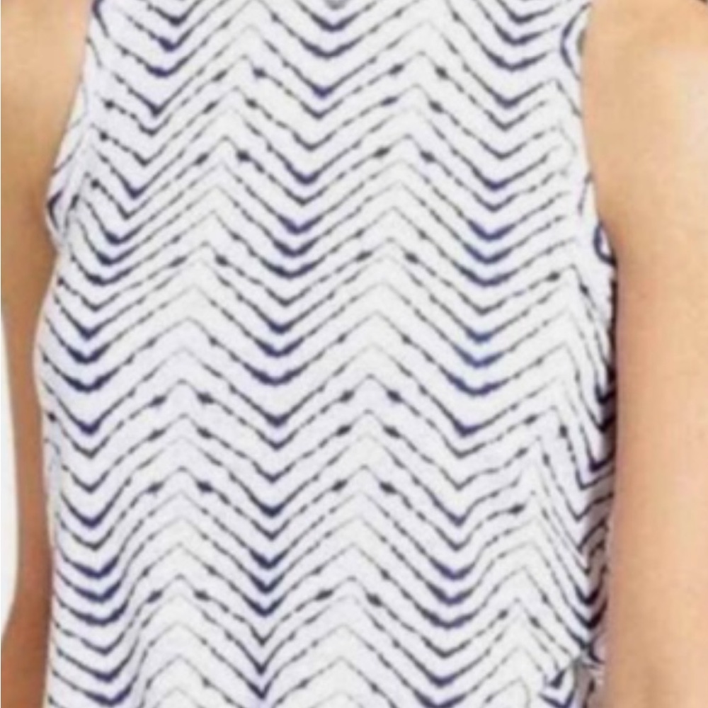 Athleta breeze Women's Chevron Patterned tank Top - White and Blue